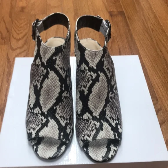 Alfani Snakeskin Shoes, 7M - Picture 2 of 5